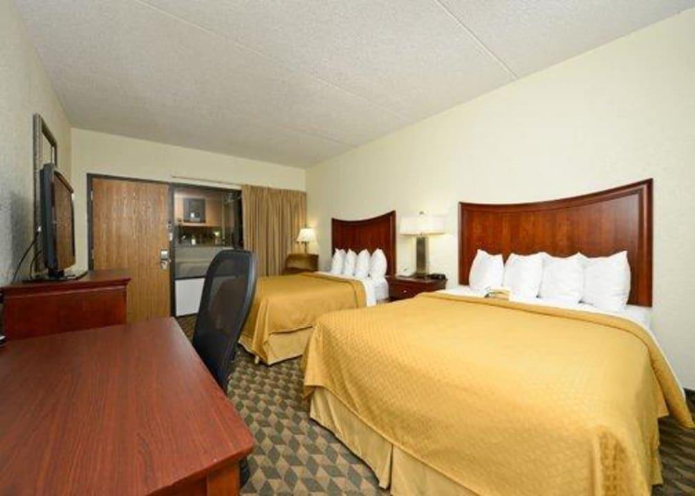 Quality Inn & Suites Ames Conference Center Near Isu Campus Zewnętrze zdjęcie