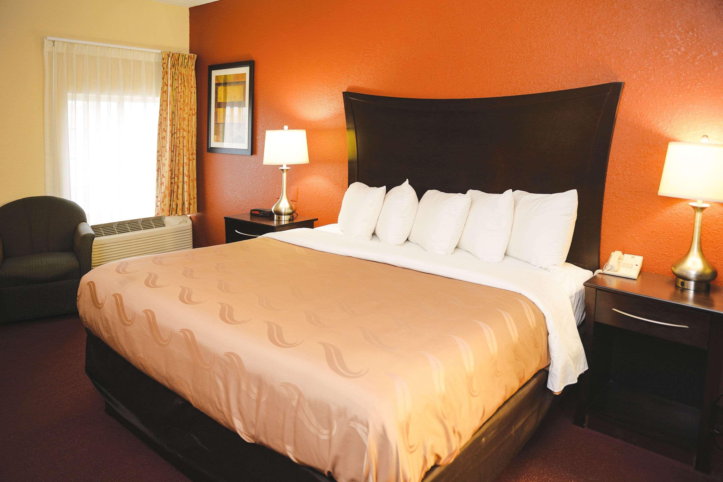 Quality Inn & Suites Ames Conference Center Near Isu Campus Zewnętrze zdjęcie