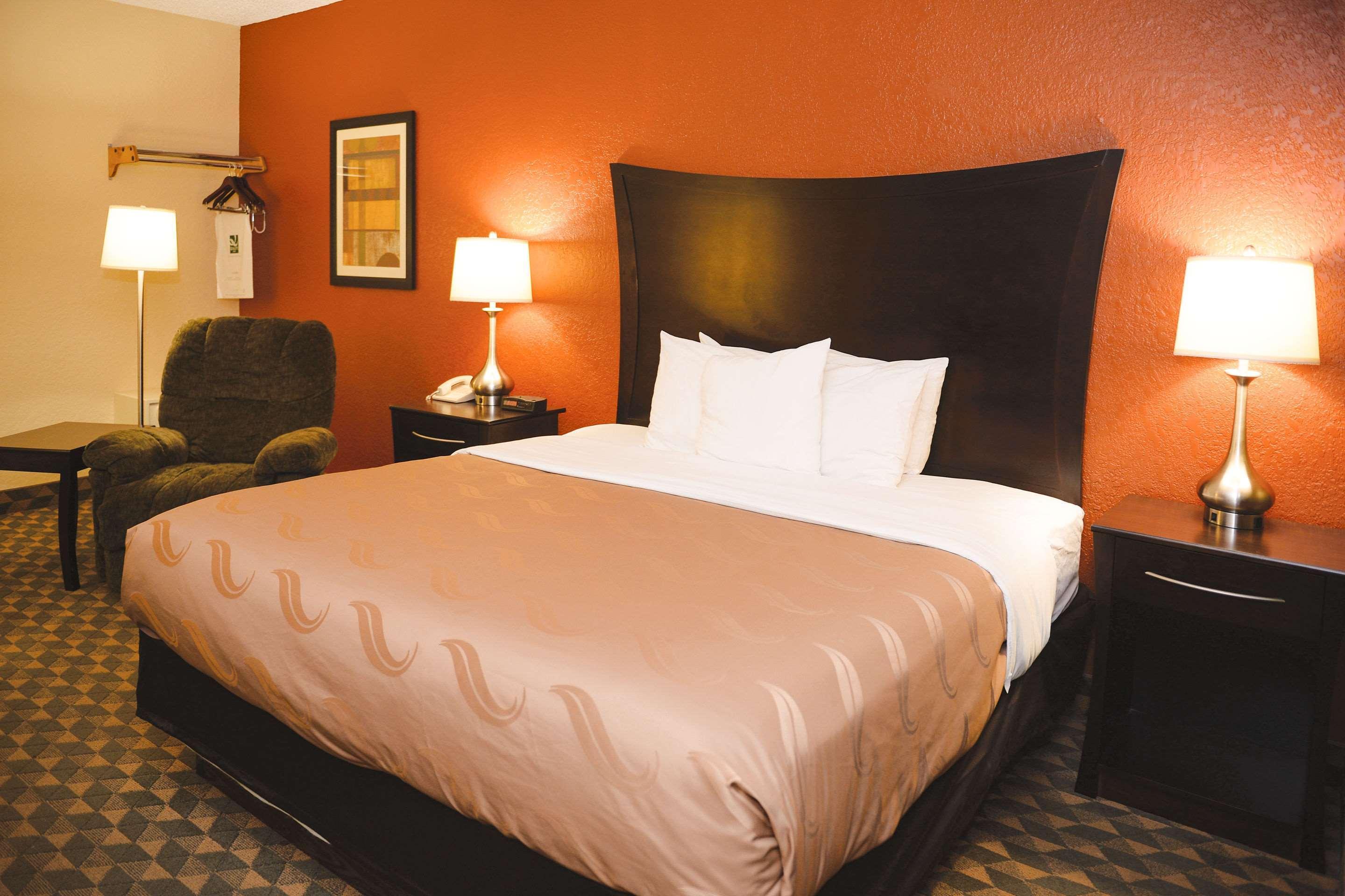 Quality Inn & Suites Ames Conference Center Near Isu Campus Zewnętrze zdjęcie