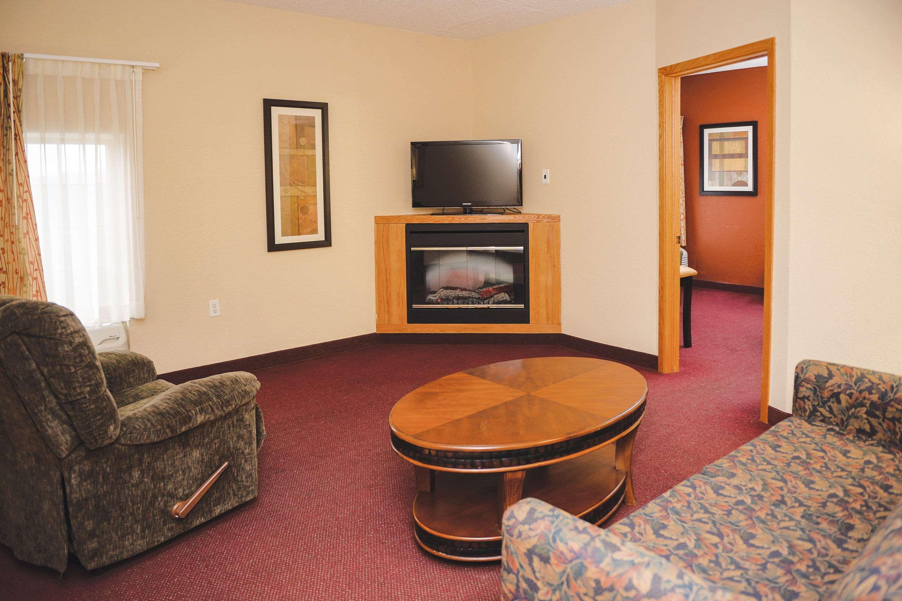 Quality Inn & Suites Ames Conference Center Near Isu Campus Zewnętrze zdjęcie