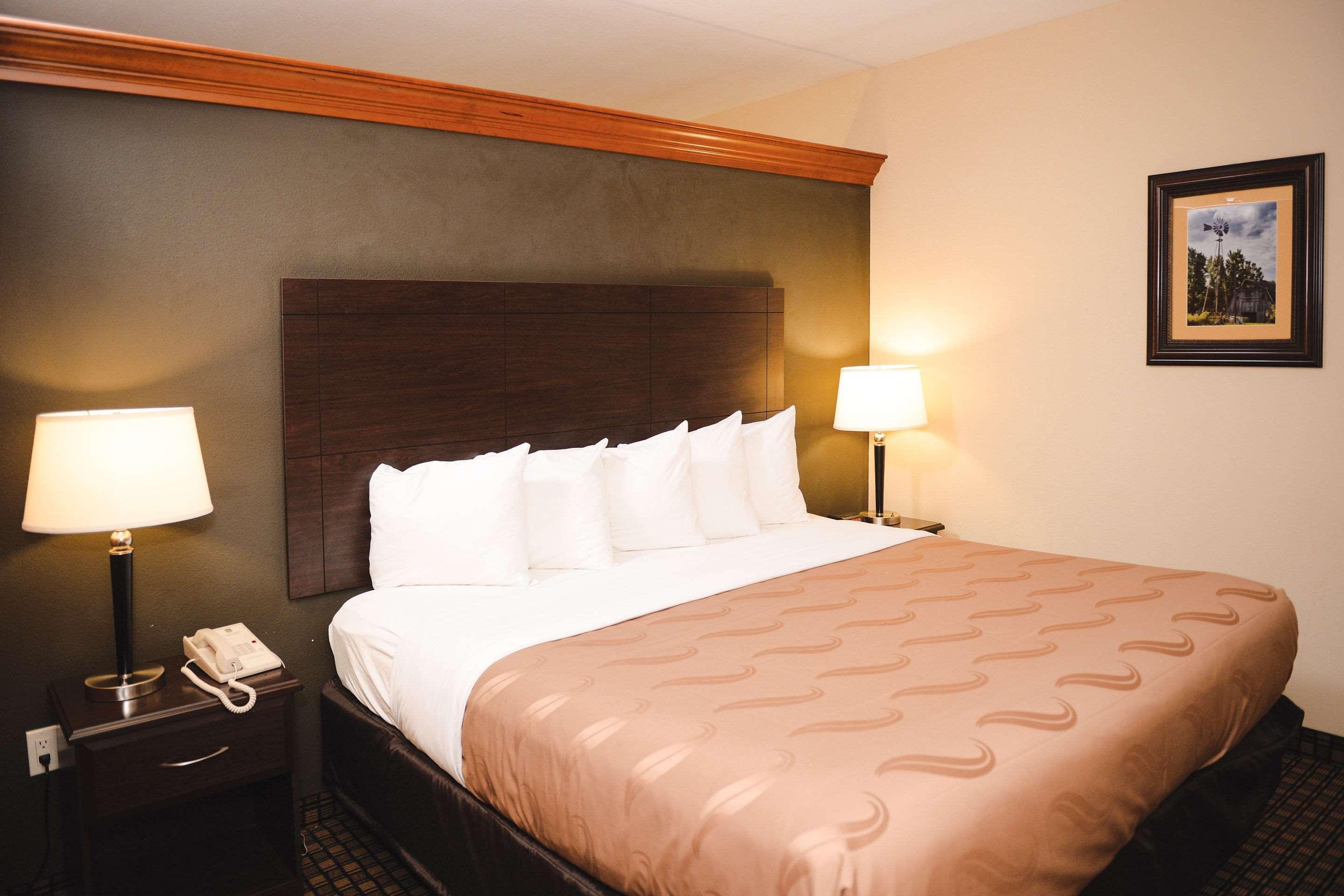 Quality Inn & Suites Ames Conference Center Near Isu Campus Zewnętrze zdjęcie