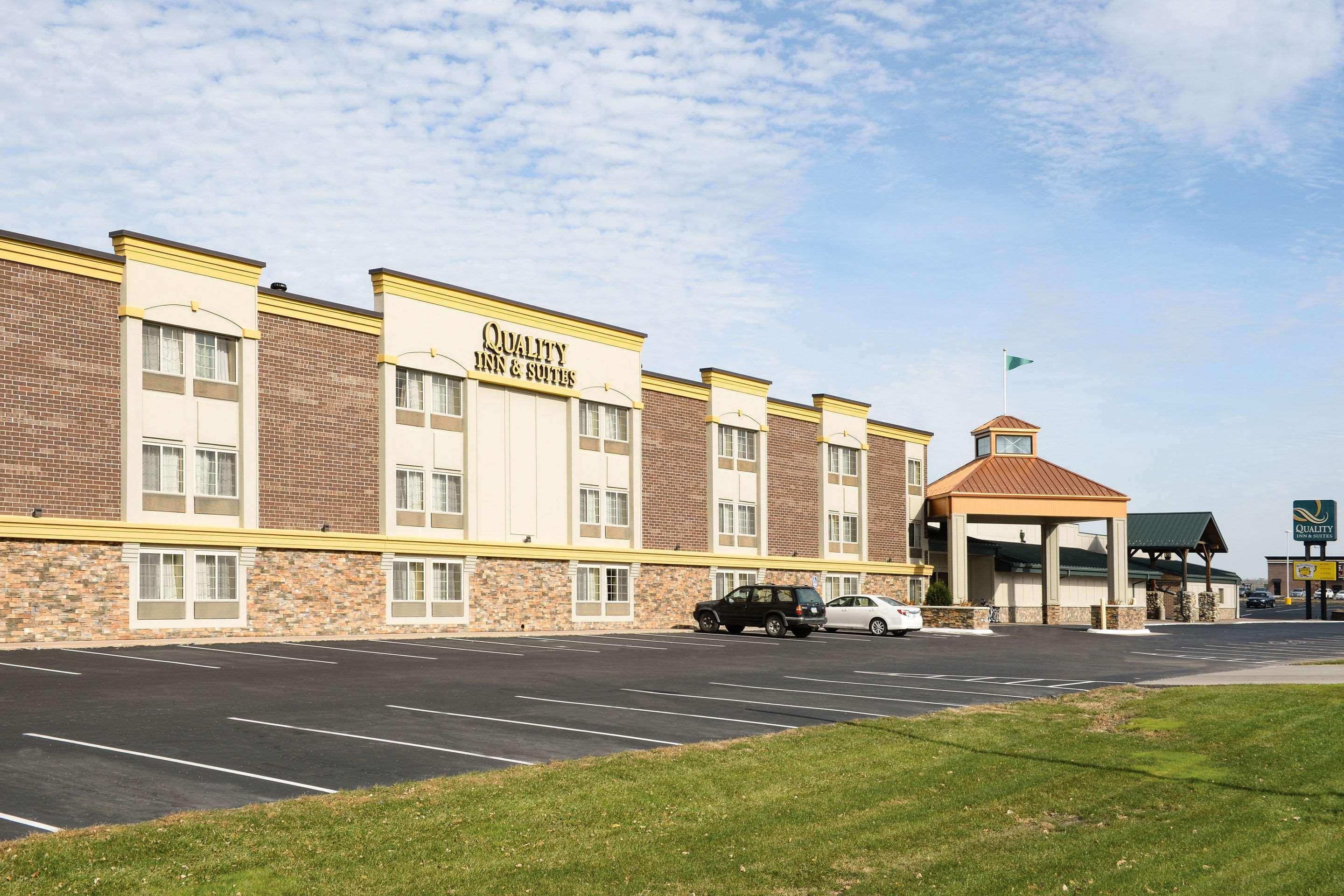 Quality Inn & Suites Ames Conference Center Near Isu Campus Zewnętrze zdjęcie
