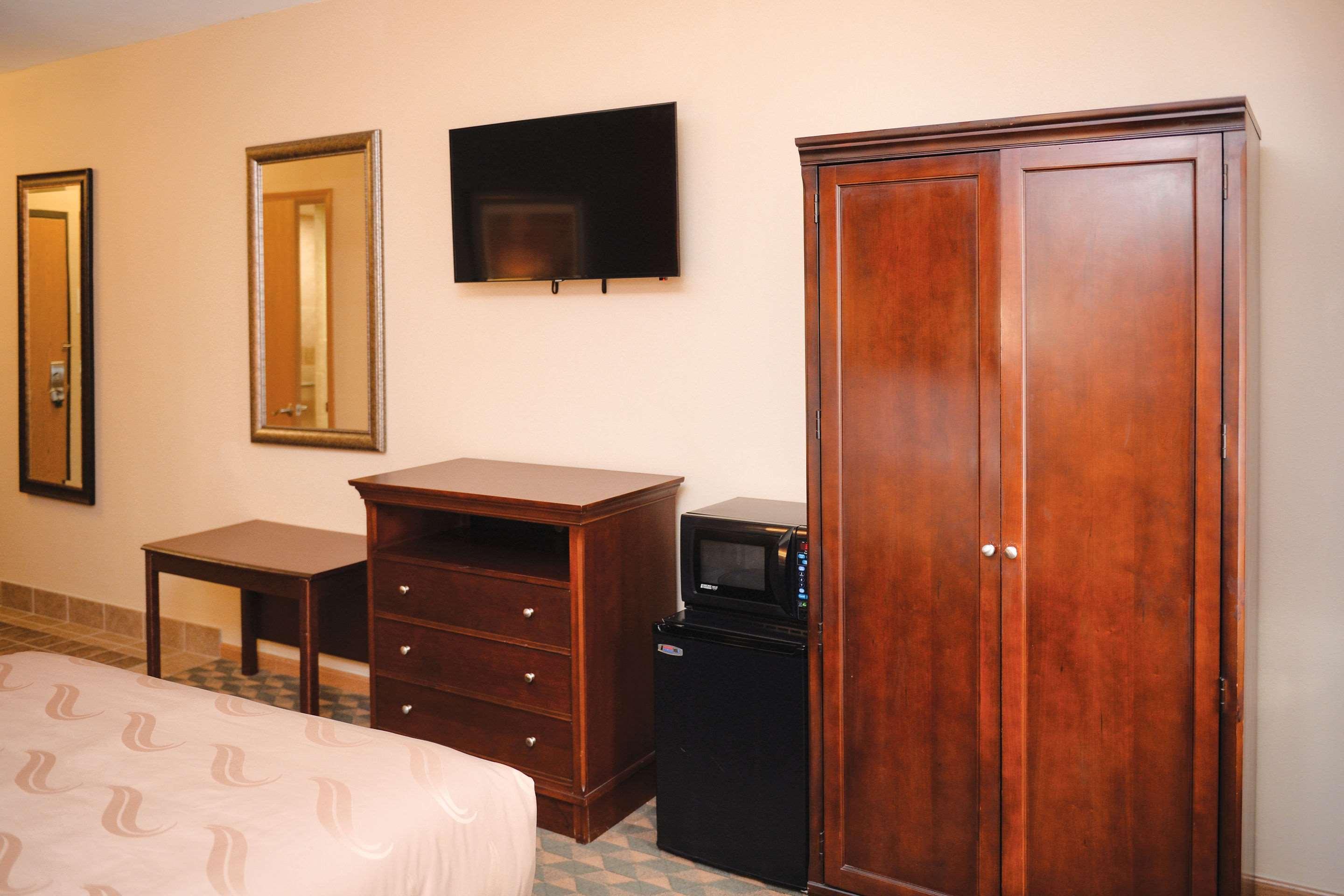 Quality Inn & Suites Ames Conference Center Near Isu Campus Zewnętrze zdjęcie