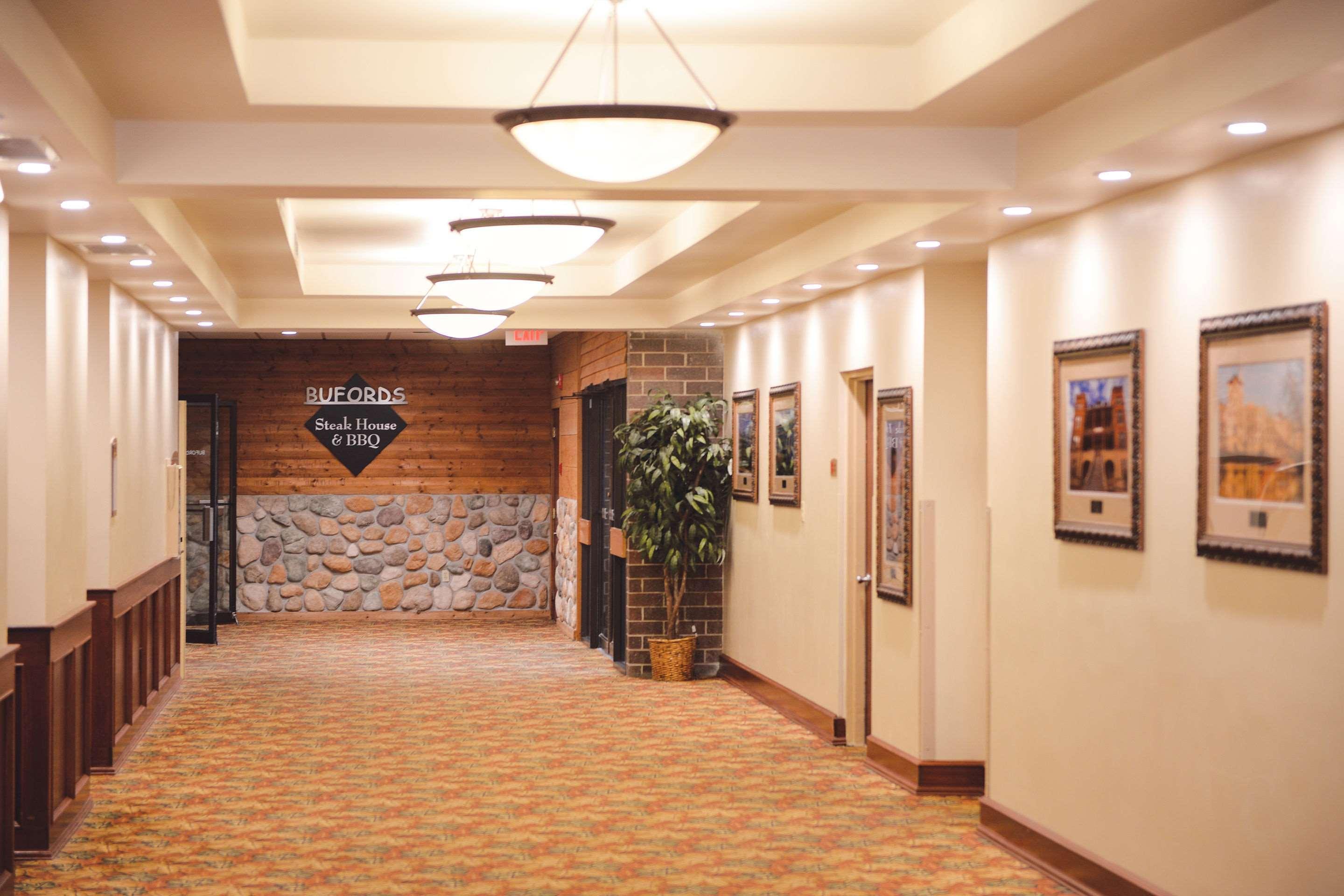Quality Inn & Suites Ames Conference Center Near Isu Campus Zewnętrze zdjęcie