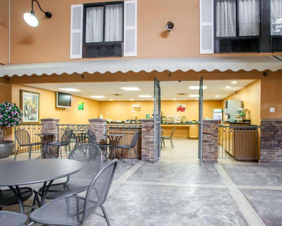 Quality Inn & Suites Ames Conference Center Near Isu Campus Zewnętrze zdjęcie
