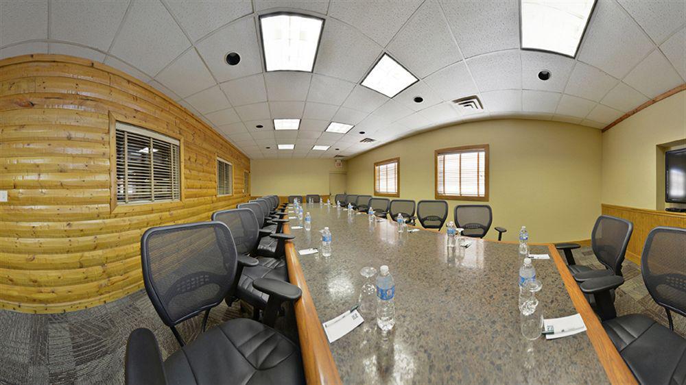 Quality Inn & Suites Ames Conference Center Near Isu Campus Zewnętrze zdjęcie